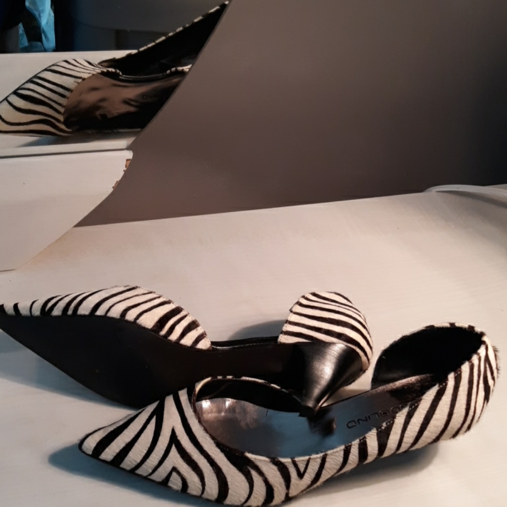 Shoes - Picture 2 of 7